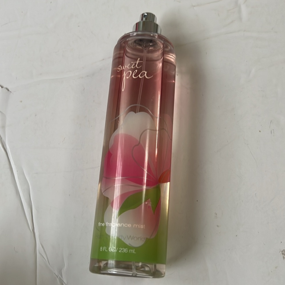 BATH & BODY‎ WORKS SWEET PEA FINE FRAGRANCE MIST USED